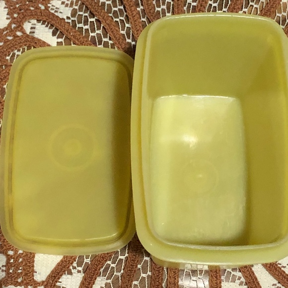 Vintage Tupperware Yellow Storage Container (retired item) - Picture 2 of 6